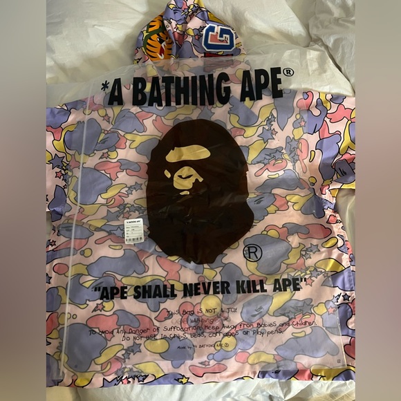 A BATHING APE®
Pastel camouflage-print hooded jacket - Picture 8 of 9